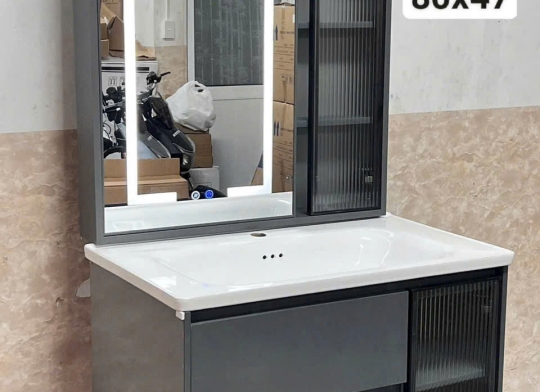 Bộ lavabo phòng tắm có gương và tủ 